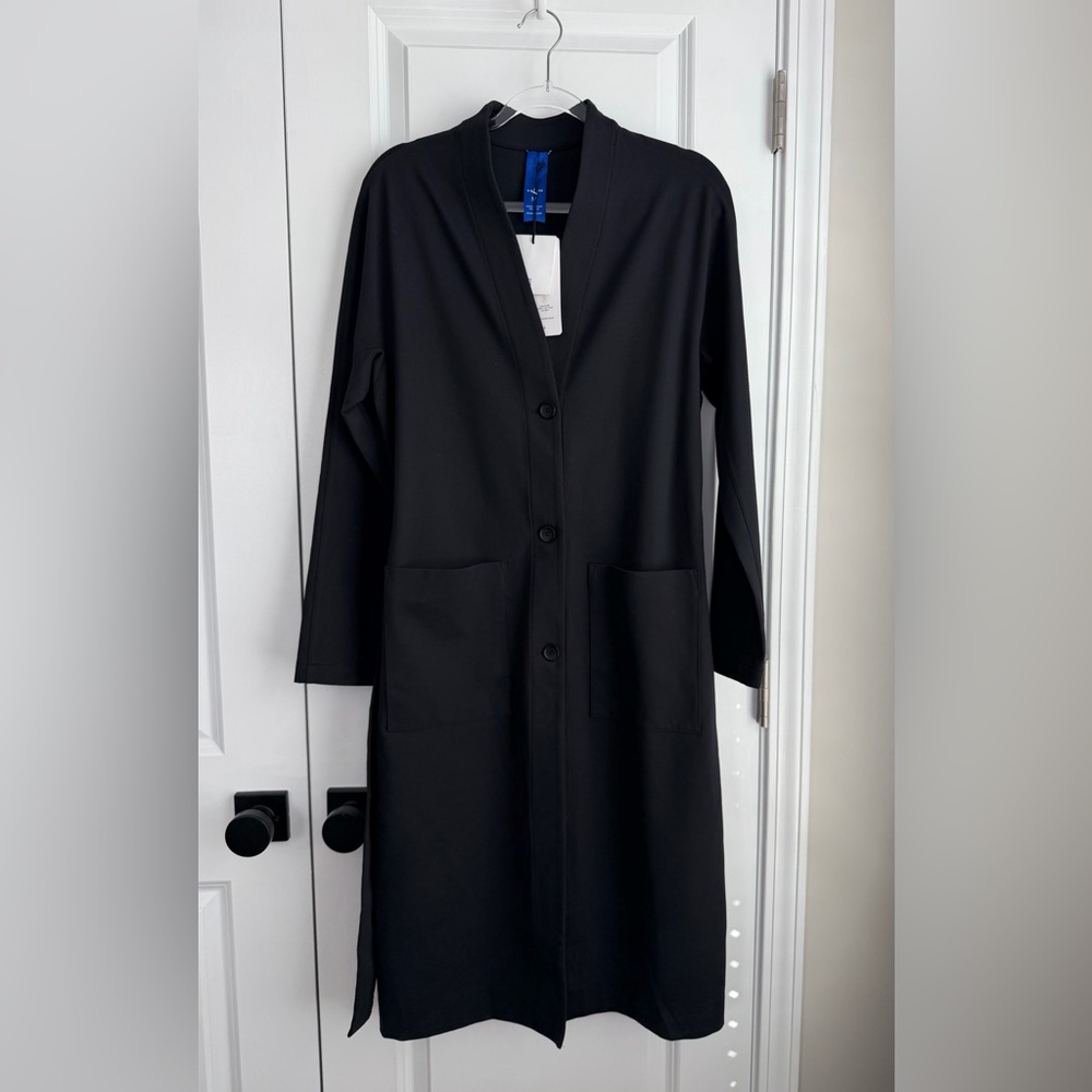 Kit and Ace Women’s Coastline Coat Black NWT Size Medium